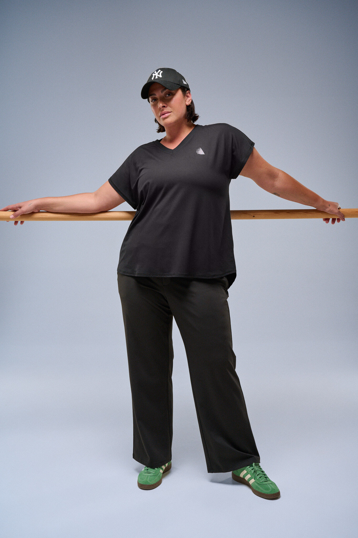 Leve&auml;lahkeiset housut, , Model