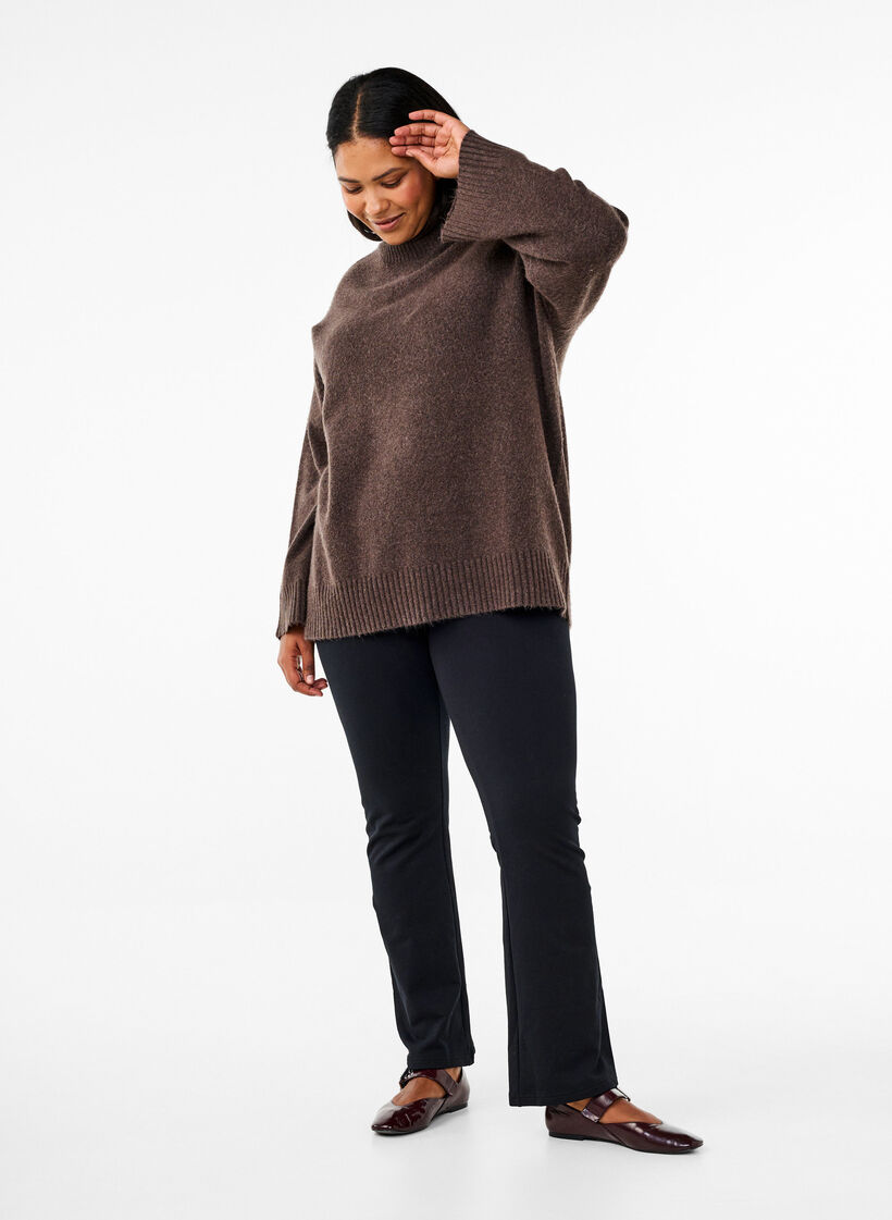 Leve&auml;lahkeiset jerseyhousut, Musta, Model image number 0