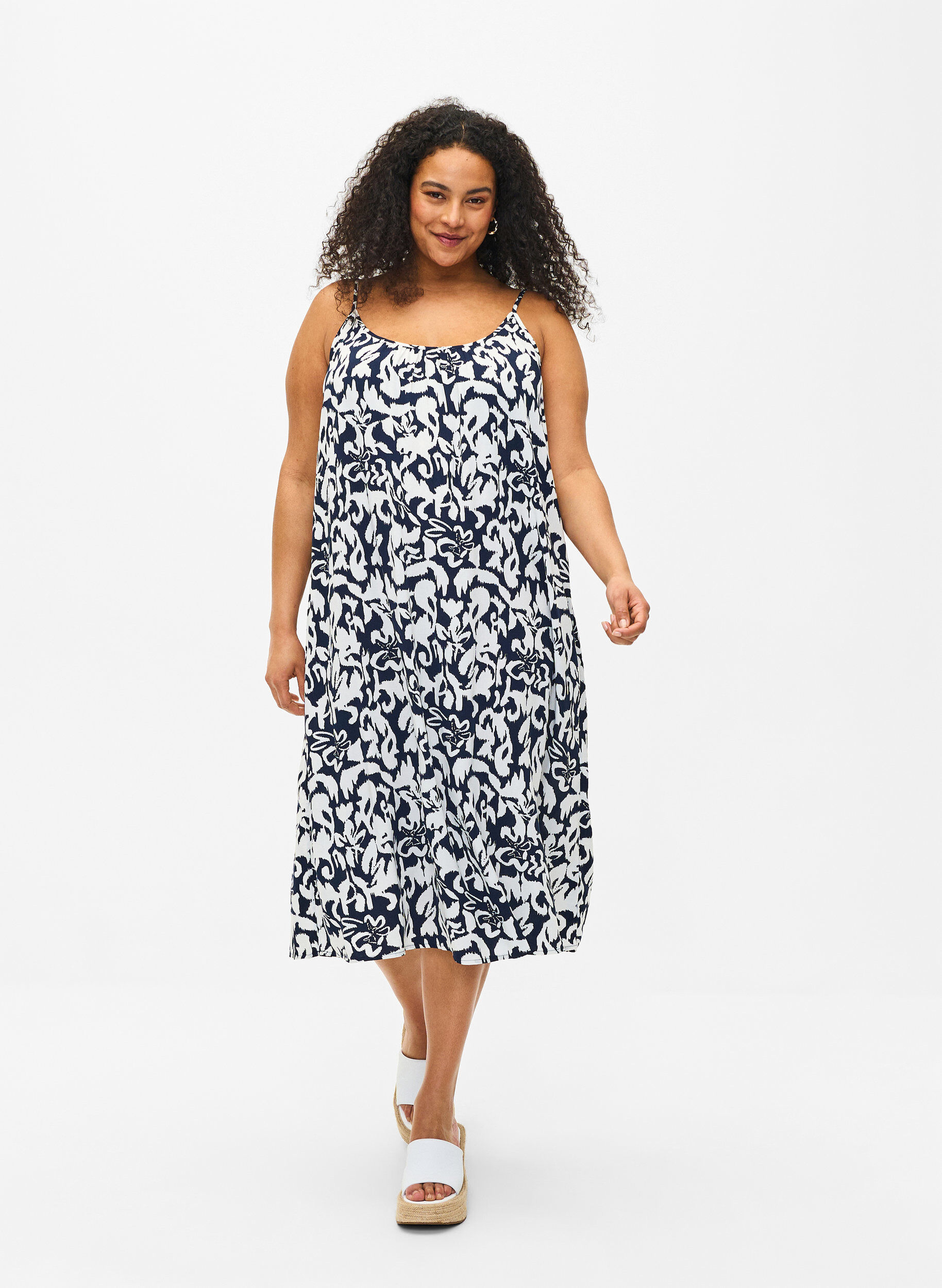 Zizzi Viskoosinen olkainmekko printill&auml;, Navy Bl. Ethnic AOP, Model image number 0