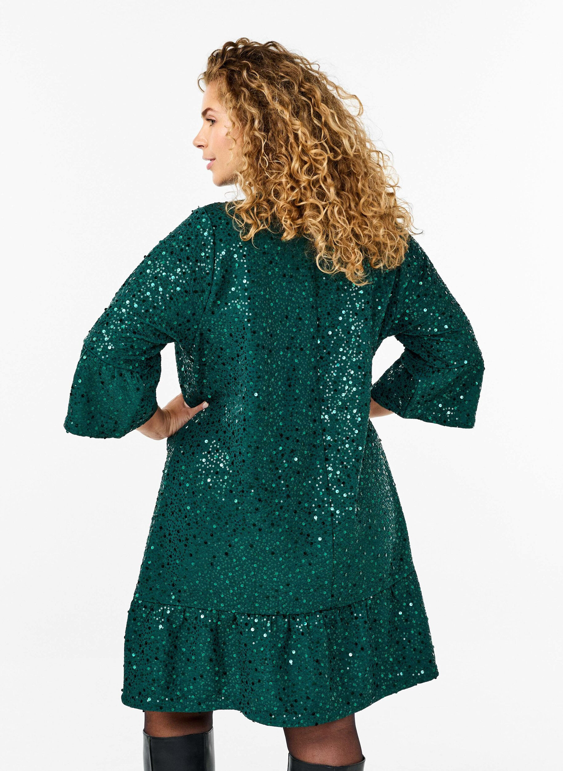 Zizzi Paljettimekko V-p&auml;&auml;ntiell&auml; ja 3/4-hihoilla, Rain Forest, Model image number 1