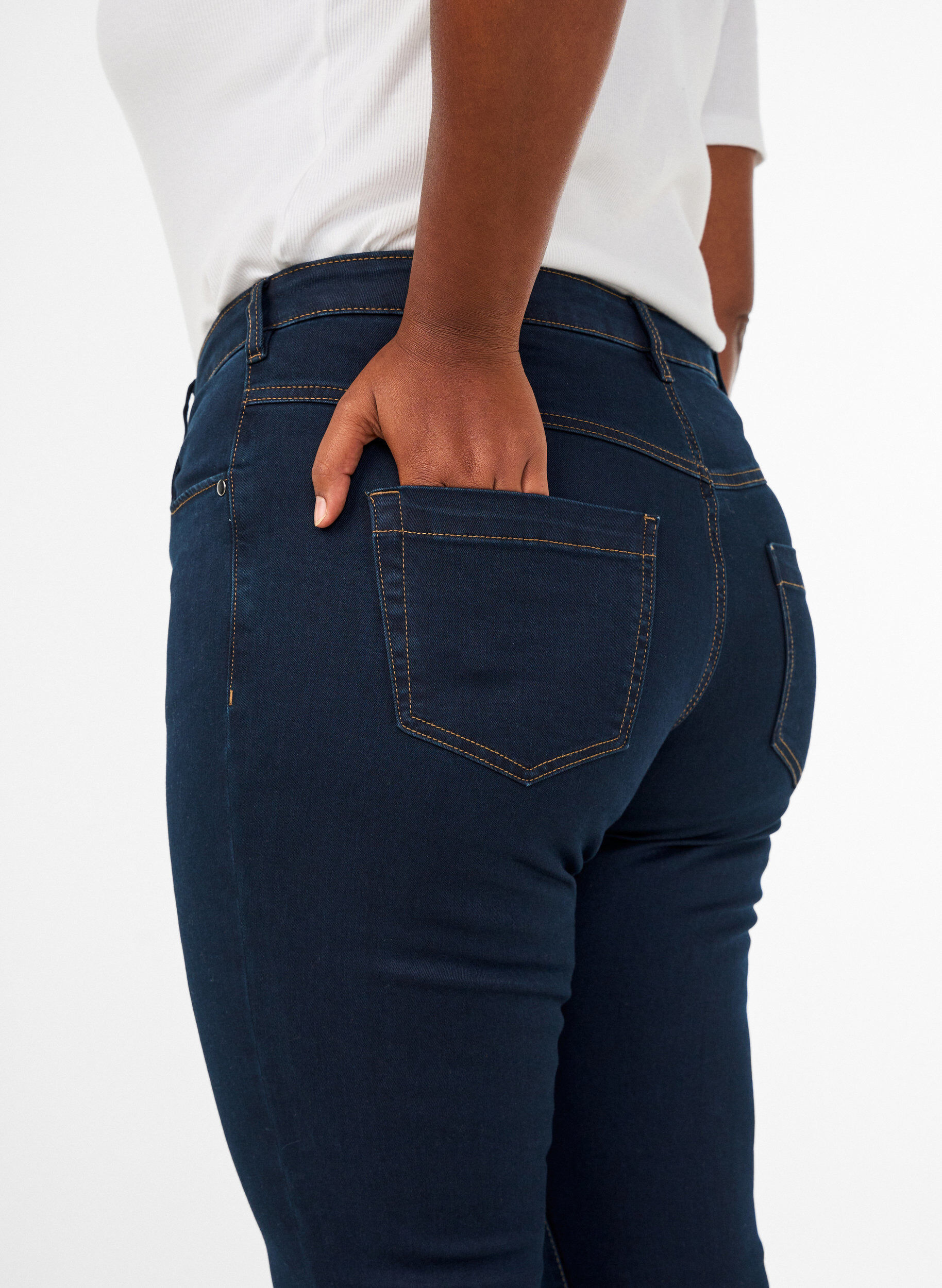 ZizziSlim fit Emily-farkut normaalilla vy&ouml;t&auml;r&ouml;ll&auml;, Sininen, Model image number 4