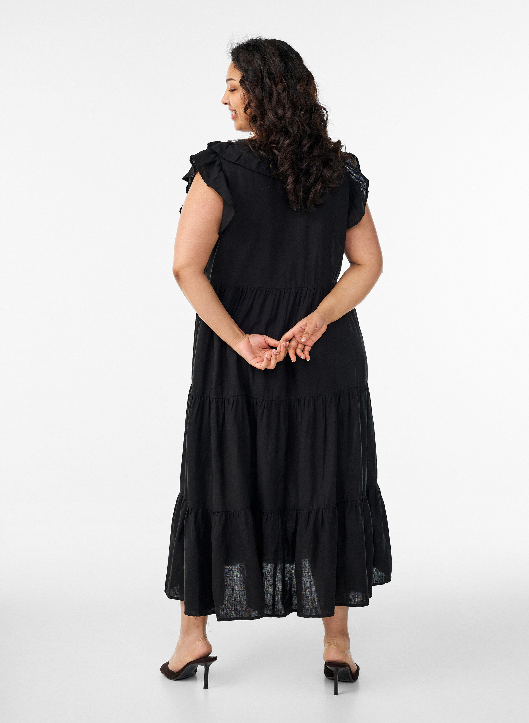 ZizziHihaton midimekko pellava-viskoosista r&ouml;yhel&ouml;ill&auml;, Musta, Model image number 1