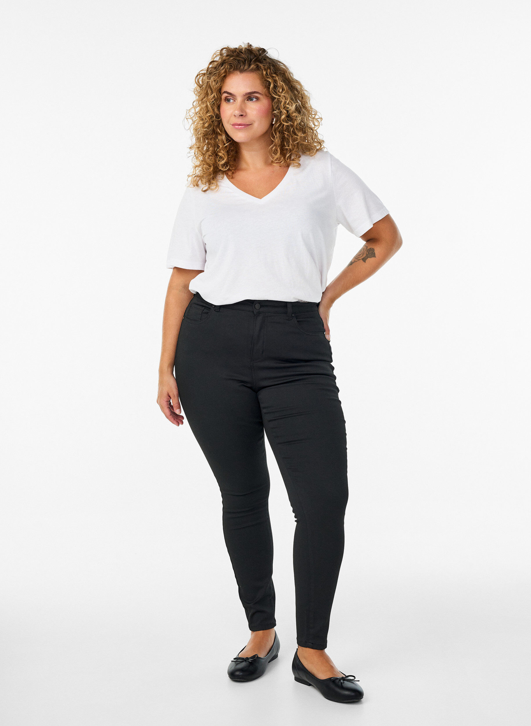 Zizzi Lyhythihainen T-paita V-p&auml;&auml;ntiell&auml;, Valkoinen, Model image number 1