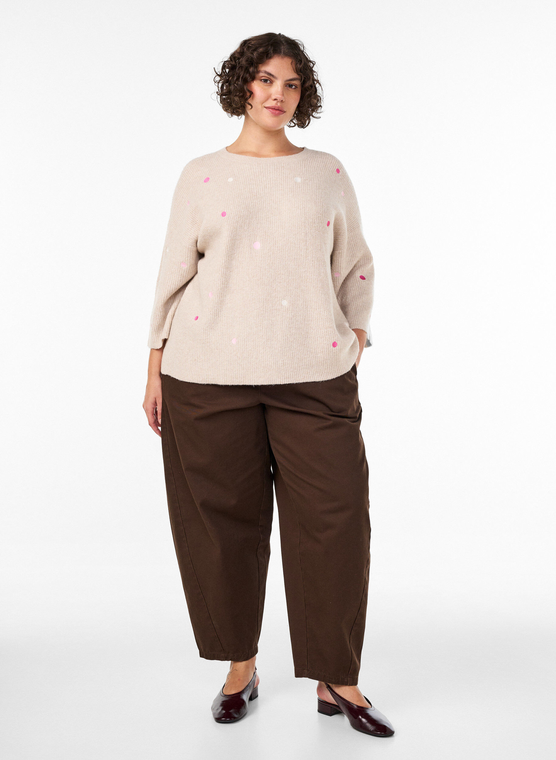 ZizziNeulottu pusero pienill&auml; brodeeratuilla kuvioilla, Beige, Model image number 1