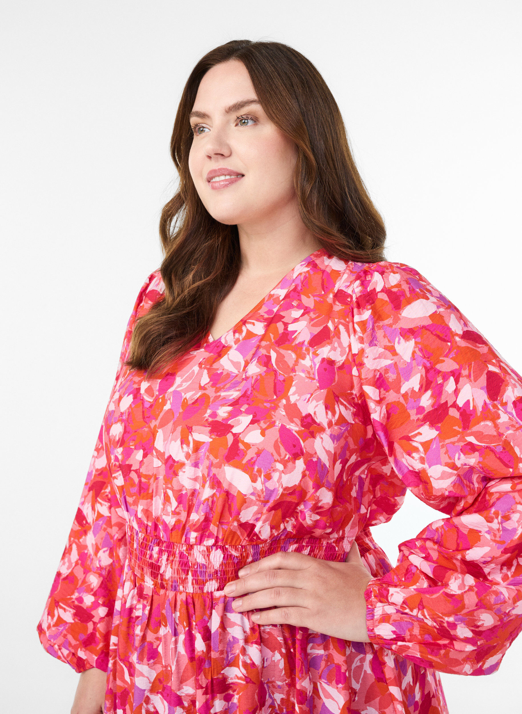 Zizzi Midimekko v&auml;rikk&auml;&auml;ll&auml; lehtikuviolla, Vaaleanpunainen, Model image number 3