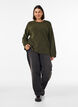 V&auml;lj&auml; neulepusero, jossa n&auml;kyv&auml;t saumat, Vihre&auml;, Model image number 1