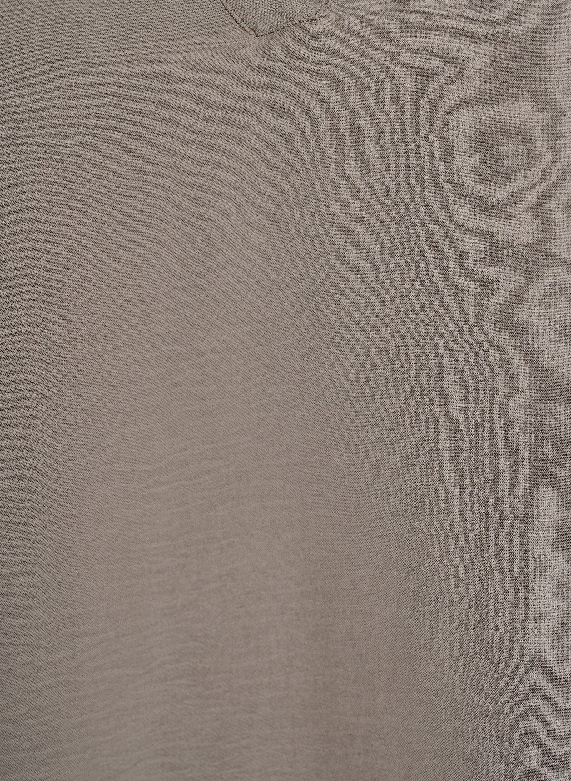 Zizzi Pusero smock-kalvosimilla ja v-p&auml;&auml;ntiell&auml;, Beige, Packshot image number 2