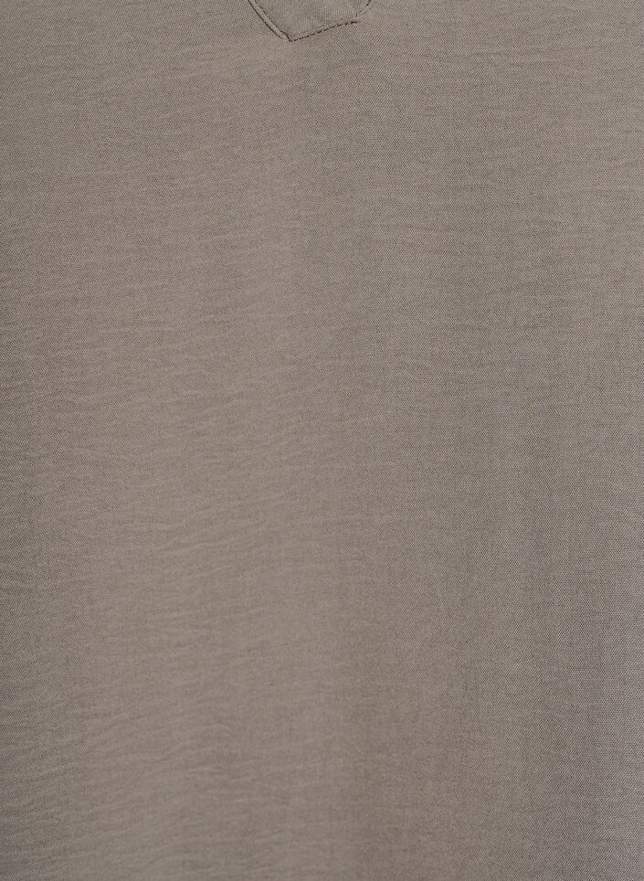 Pusero smock-kalvosimilla ja v-p&auml;&auml;ntiell&auml;, Beige, Packshot image number 2