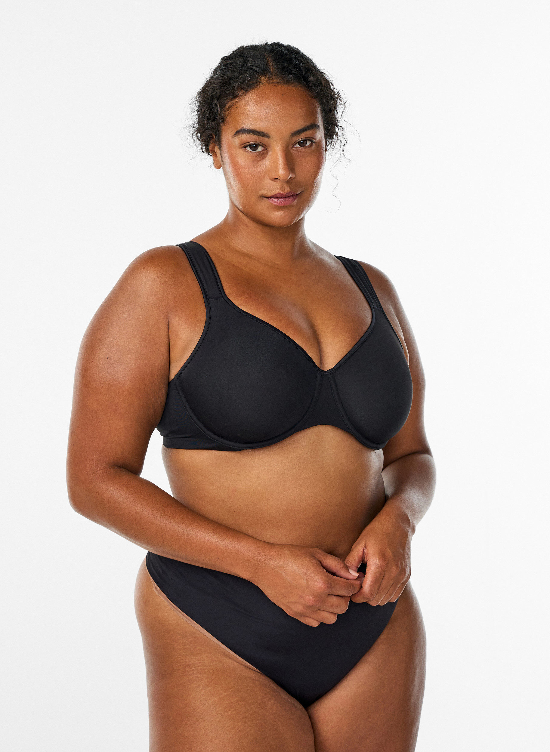 Zizzi Minimizer-rintaliivit, joissa on topatut olkaimet, Musta, Model image number 1