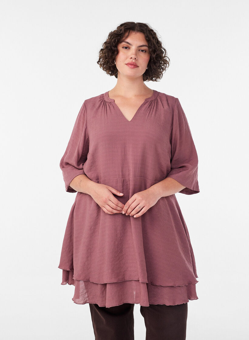 A-linjainen mekko kerrostetuilla r&ouml;yhel&ouml;ill&auml;, Vaaleanpunainen, Model image number 0