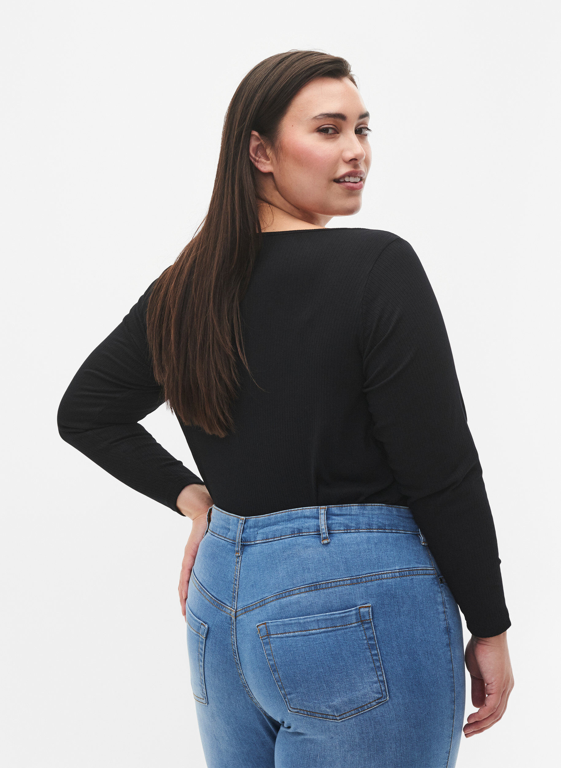 Zizzi Pitk&auml;hihainen T-paita, jossa ep&auml;symmetrinen leikkaus, Black, Model image number 1