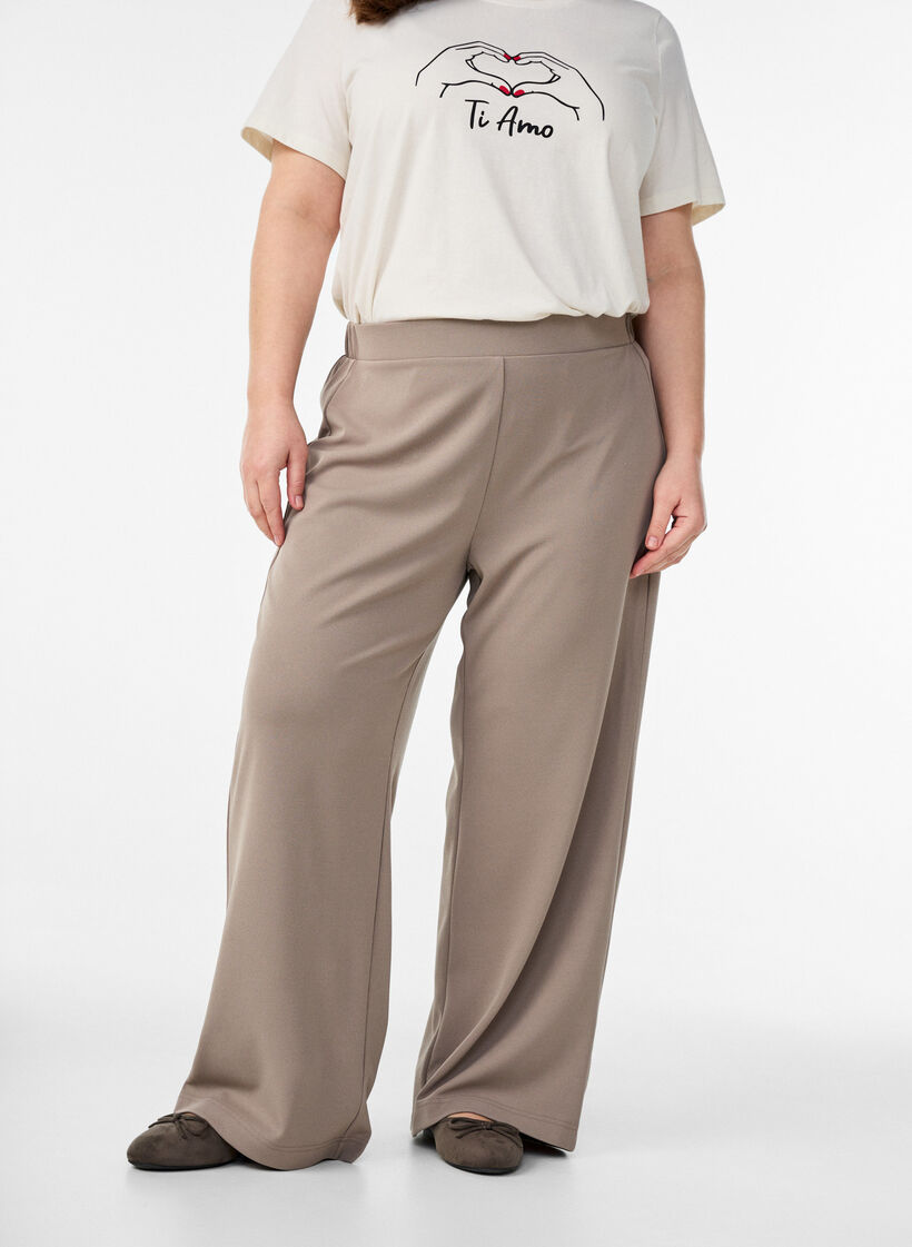 Leve&auml;lahkeiset housut, Beige, Model image number 2