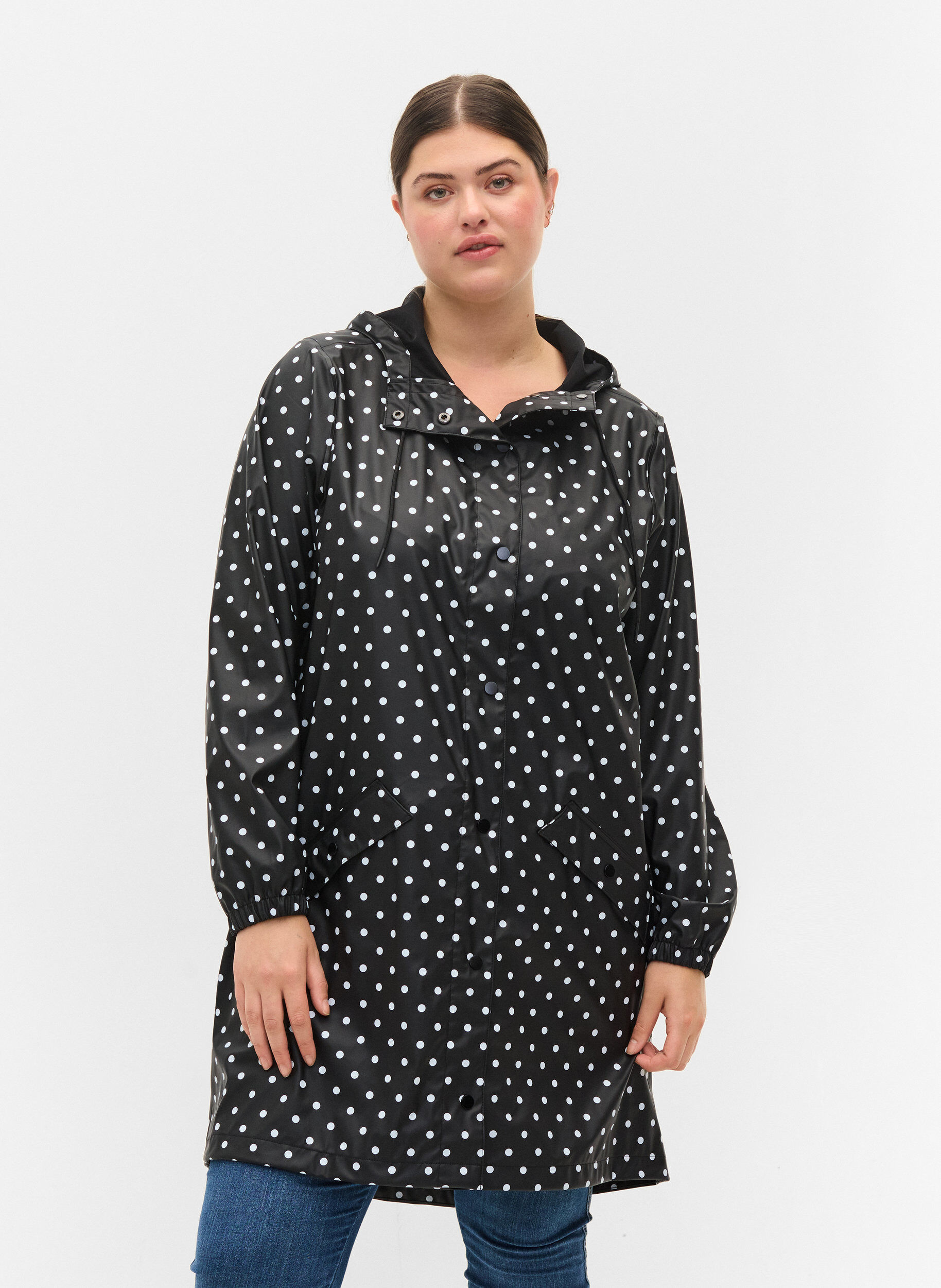 Zizzi Pilkullinen sadetakki hupulla, Black W/White Dot, Model image number 0