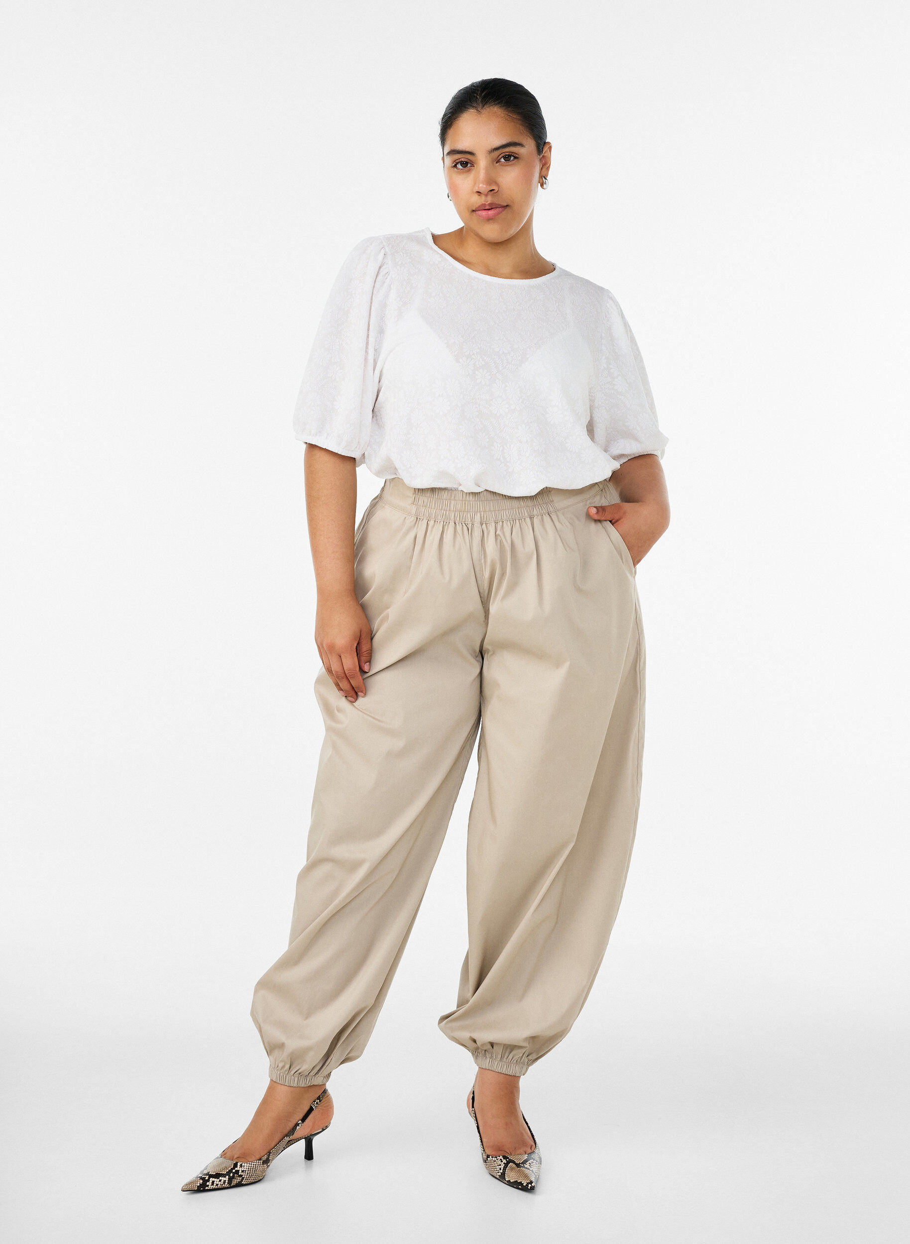 ZizziPusero tekstuurilla ja lyhyill&auml; hihoilla, Valkoinen, Model image number 1