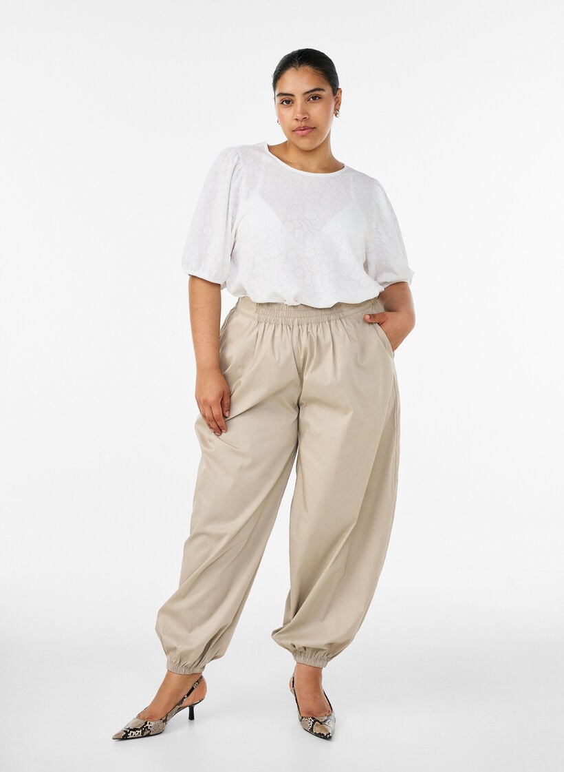 Pusero tekstuurilla ja lyhyill&auml; hihoilla, Valkoinen, Model image number 1
