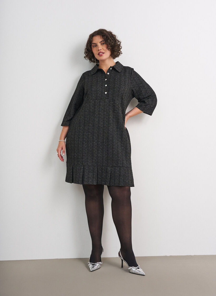 Lyhyt boucl&eacute;-mekko koristeellisilla napeilla, Musta, Model image number 1