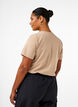 Puuvillainen perus-T-paita, jossa on py&ouml;re&auml; kaula-aukko, Beige, Model image number 2