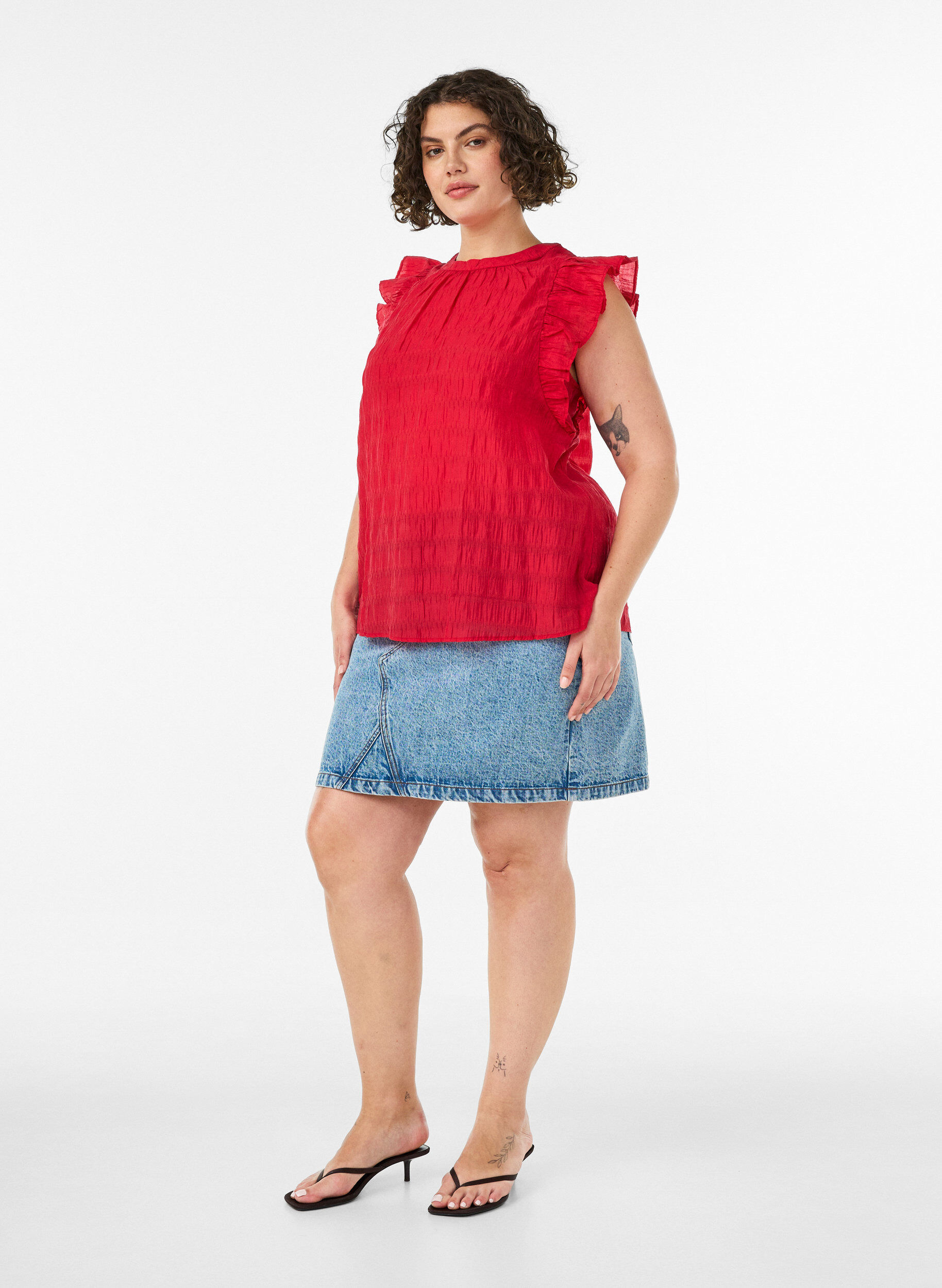 ZizziHihaton pusero tekstuurilla ja r&ouml;yhel&ouml;ill&auml;, Punainen, Model image number 1