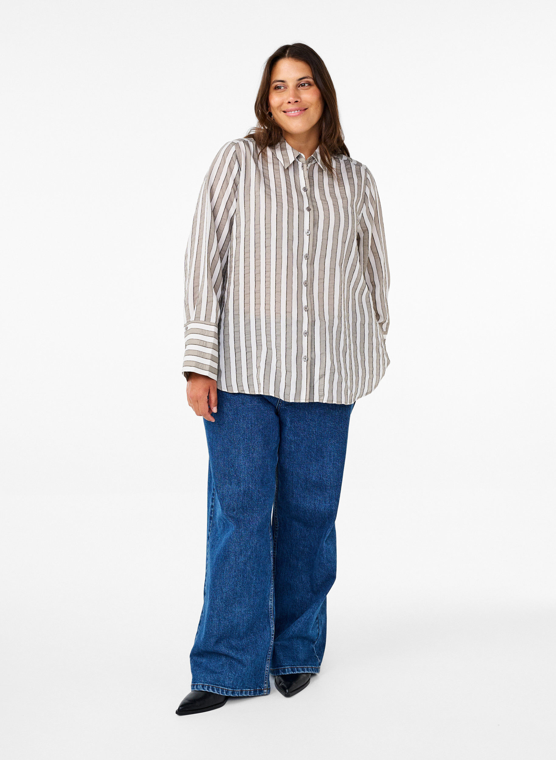 Zizzi V&auml;lj&auml; raidallinen paita, Beige, Model image number 1