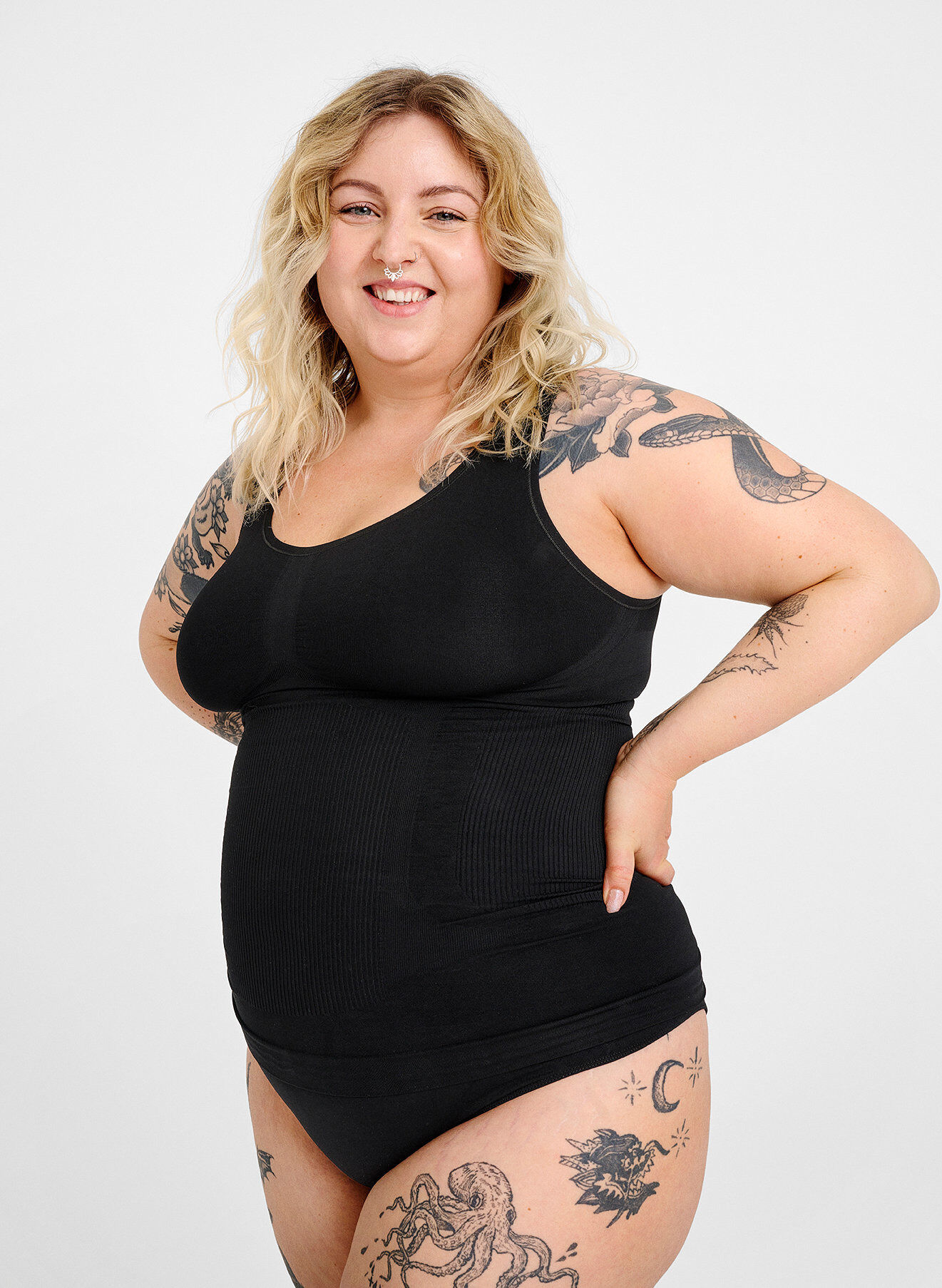 Zizzi Shapewear-toppi leveill&auml; olkaimilla, Musta, Image image number 0