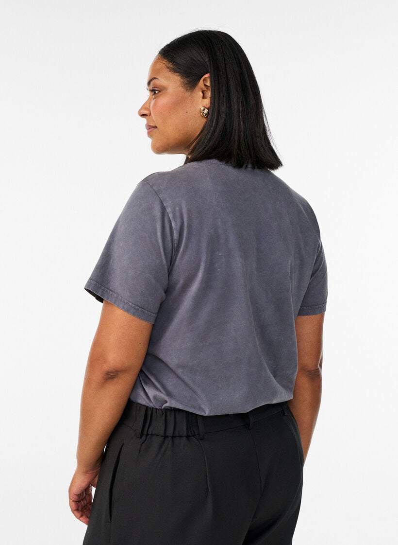 Puuvilla T-paita pestyll&auml; lookilla ja kirjotulla kuviolla, Harmaa, Model image number 2