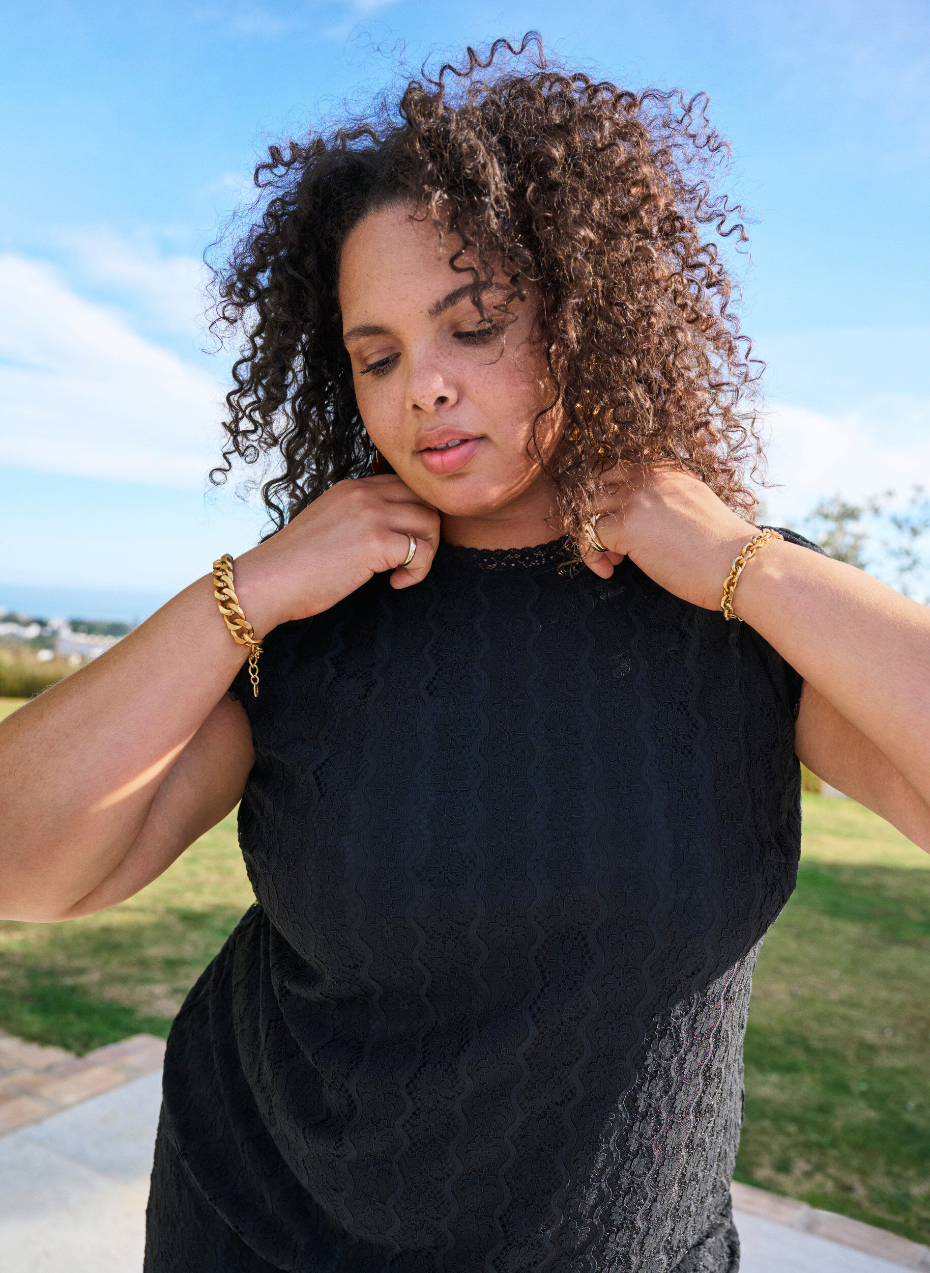 Zizzi Pitsitoppi r&ouml;yhel&ouml;yksityiskohdilla, Musta, Image image number 0