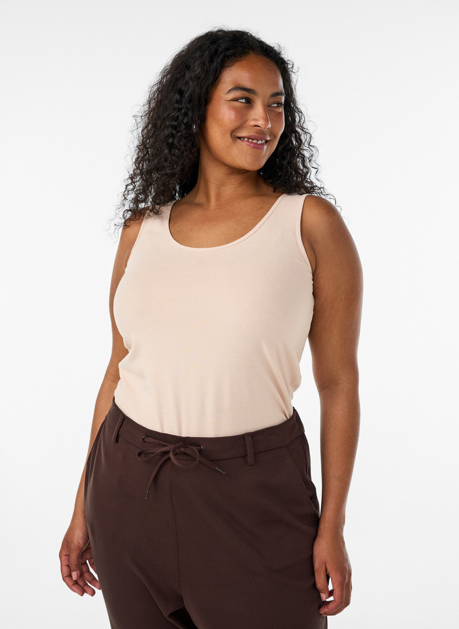 Yksiv&auml;rinen perus paita puuvillasta, Beige, Model