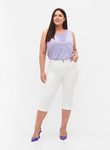 Korkeavyötäröiset Amy-farkkucaprit super slim fit, Bright White, Model image number 0