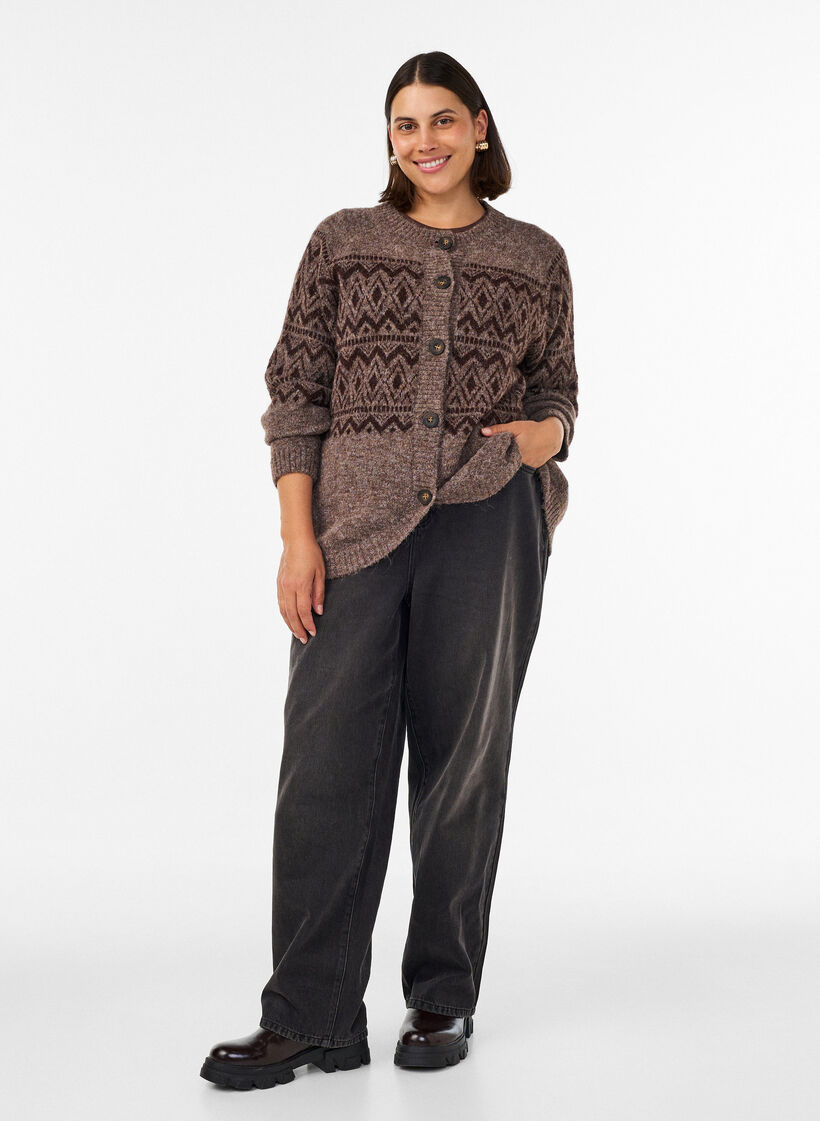 Jacquard-kuviollinen neuletakki, Ruskea, Model