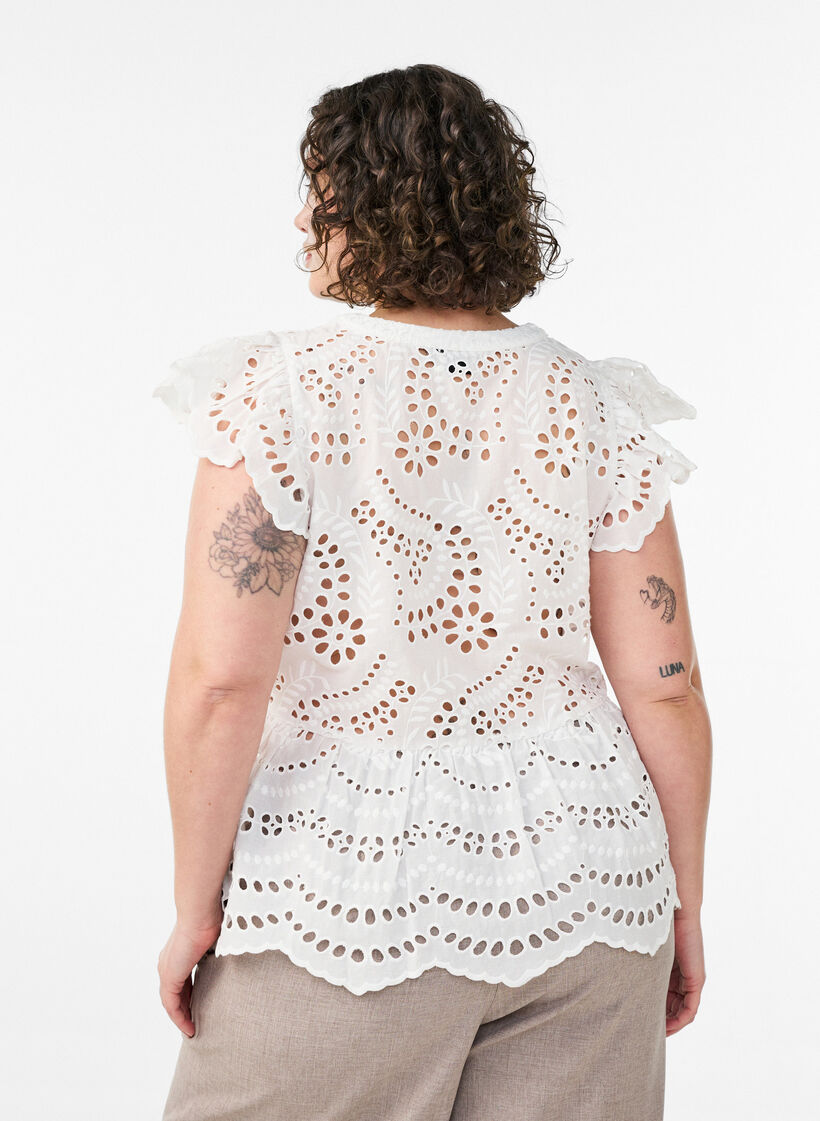 Hihaton broderie anglaise -pusero r&ouml;yhel&ouml;ill&auml;, Valkoinen, Model image number 2