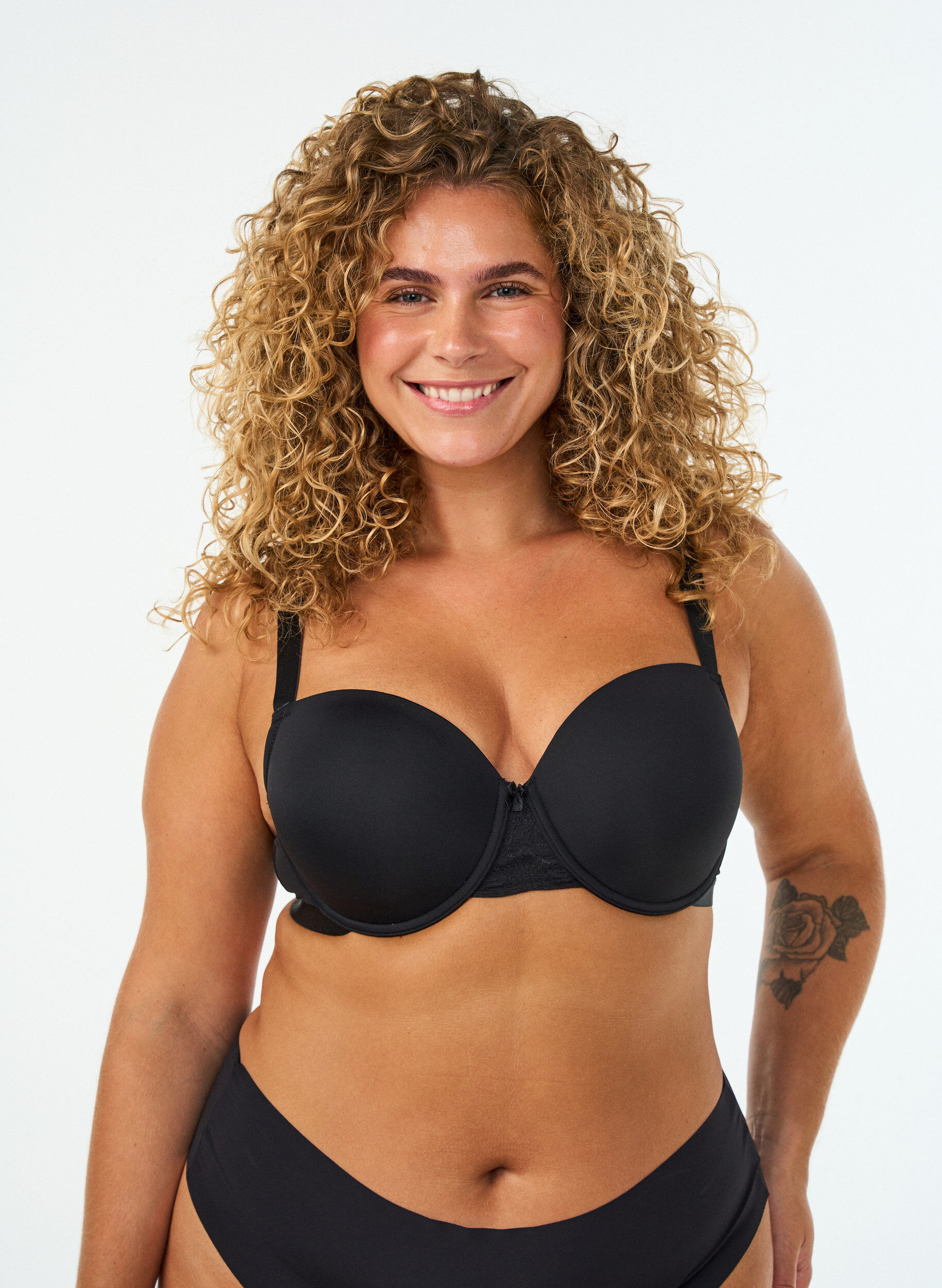 ZizziMuotoillut t-paitarintaliivit sileill&auml; kupeilla, Musta, Model image number 0