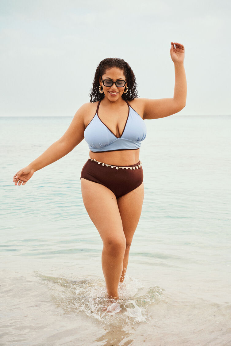 K&auml;&auml;nnett&auml;v&auml;t bikinit, , Model