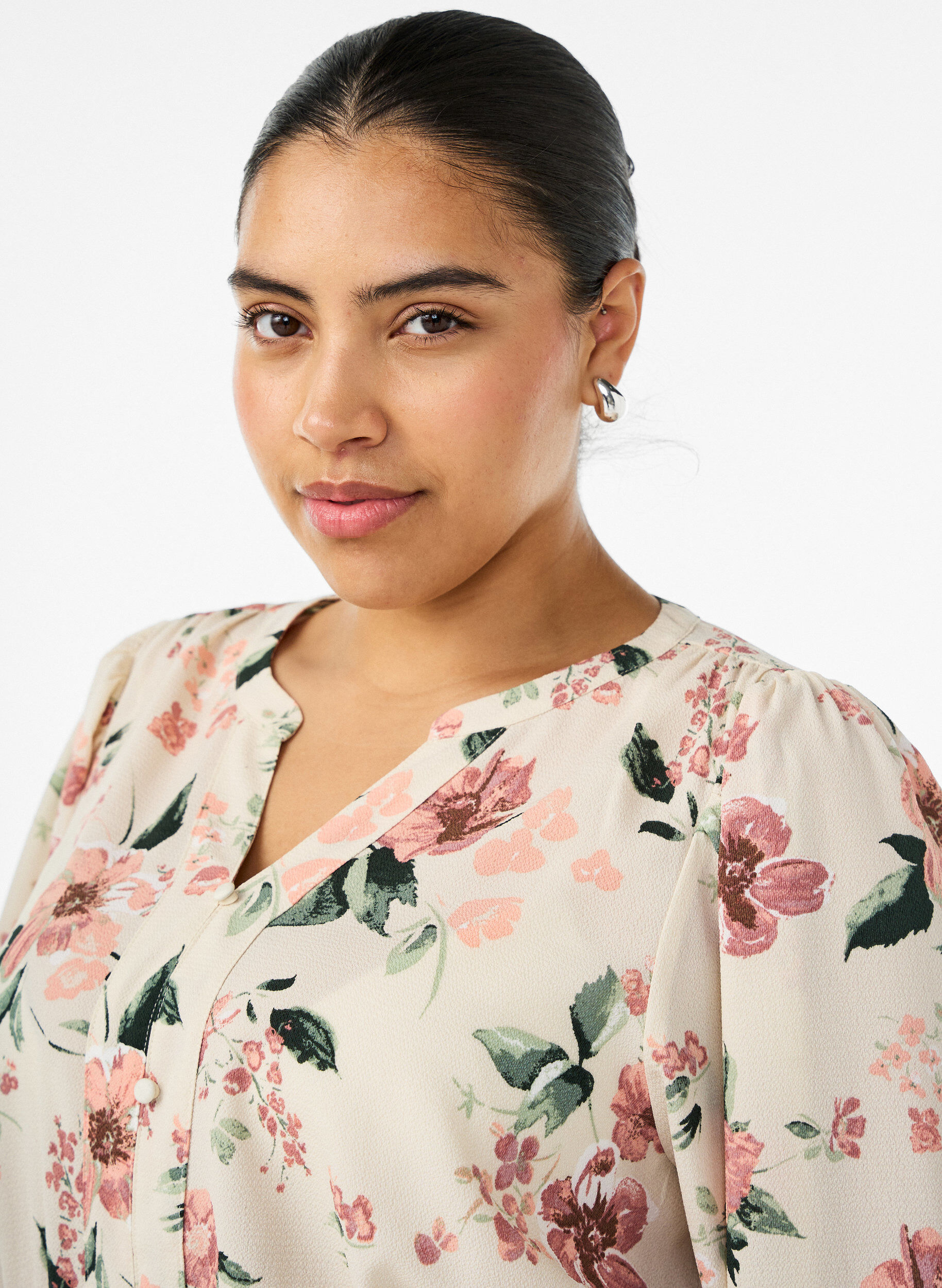 ZizziMidi-mekko smockilla ja koristeellisilla napeilla, Beige, Model image number 2
