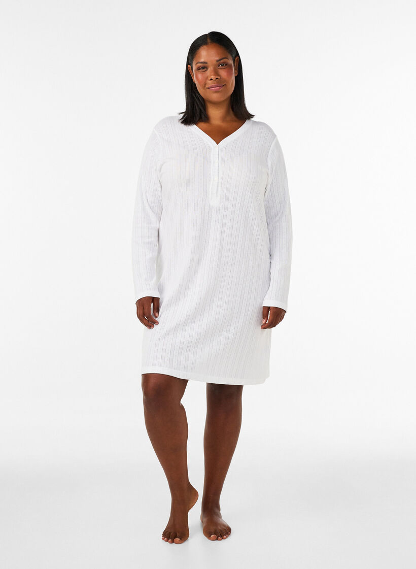 Luomupuuvillainen y&ouml;paita reik&auml;kirjailulla, Valkoinen, Model image number 1
