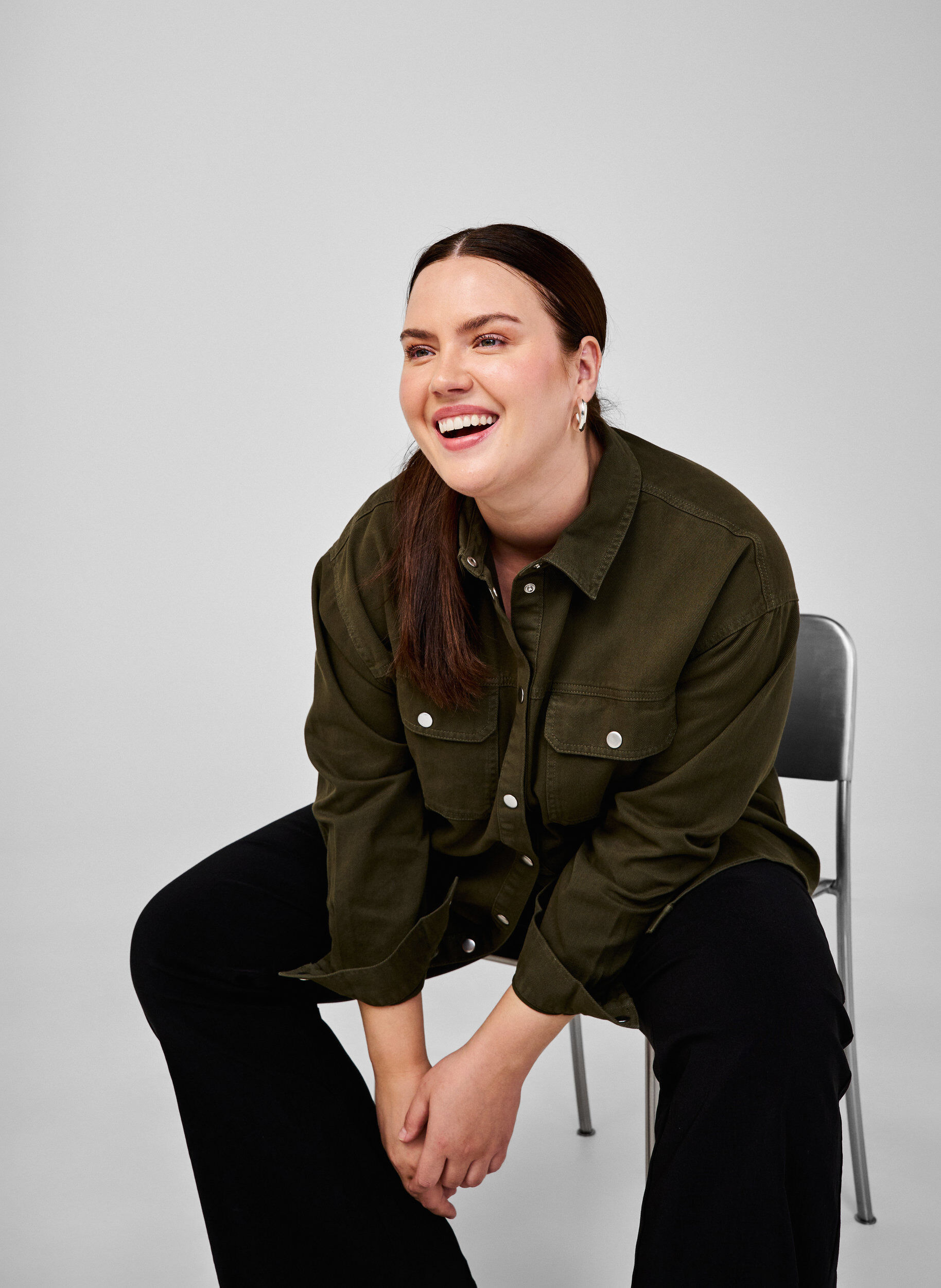 Zizzi Yksiv&auml;rinen farkkupaita rintataskuilla, Forest Night, Image image number 0