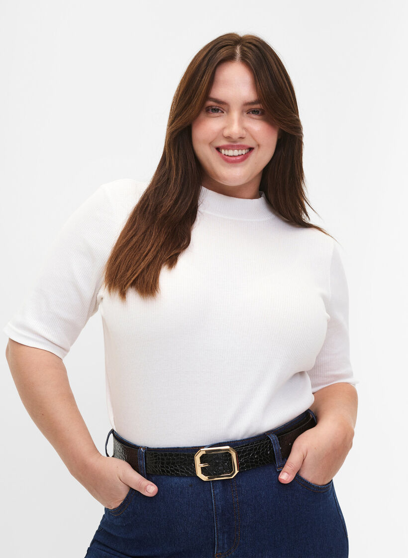 Tekonahkainen vy&ouml;, jossa on krokotiilikuvio, Black w. Gold Buckle, Model image number 0