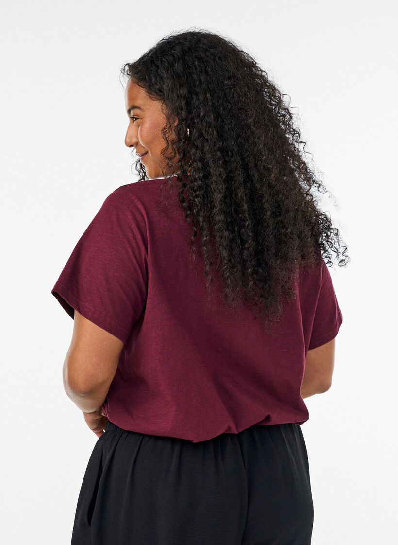 T-paita nappiyksityiskohdalla, Tumma Bordeaux, Model image number 2