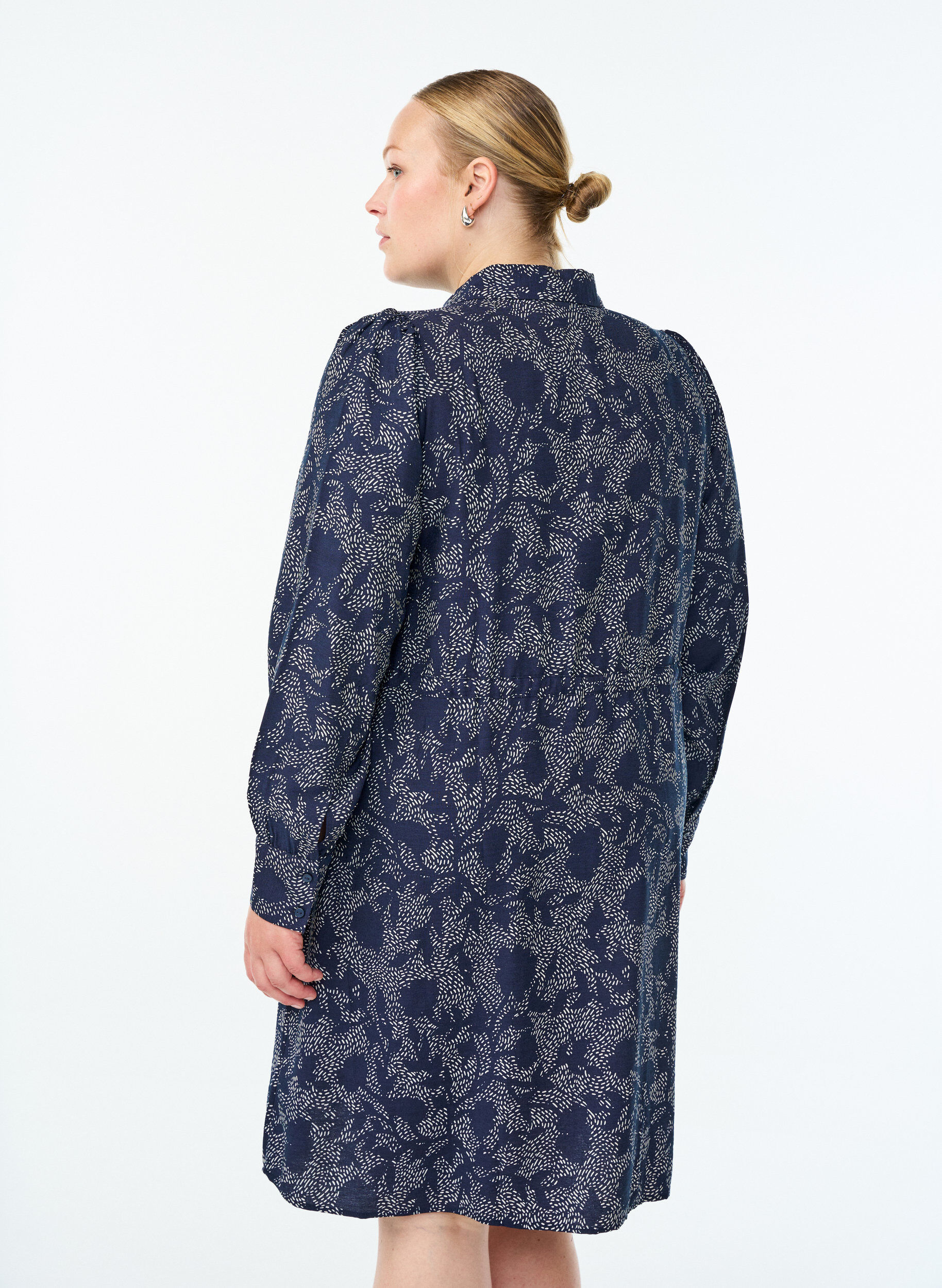 Zizzi Paitamekko, jossa on solmittava vy&ouml; ja printti, Sininen, Model image number 2