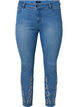 Kropatut Emily farkut kirjailulla, Blue denim, Packshot image number 0