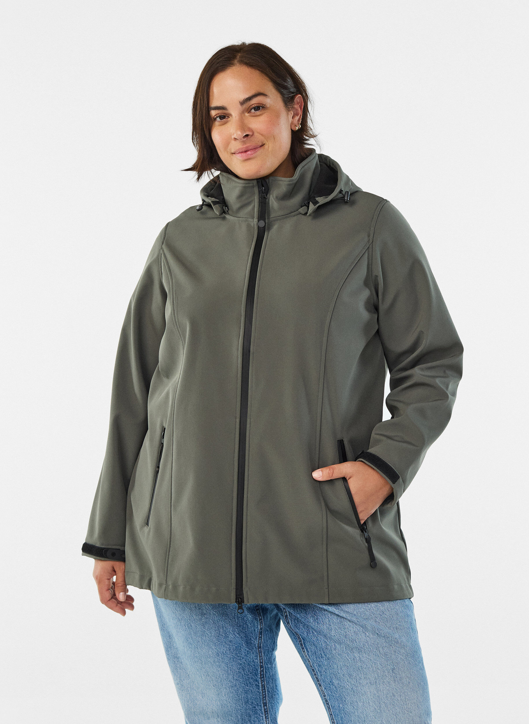Lyhyt softshell-takki irrotettavalla hupulla, Harmaa, Model