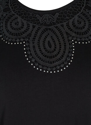 Lyhythihainen viskoosista valmistettu t-paita pitsillä, Black, Packshot image number 2