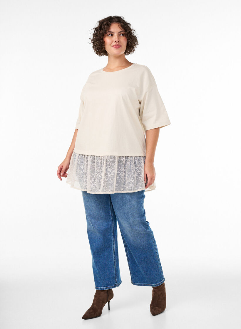 V&auml;lj&auml; T-paita leve&auml;ll&auml; pitsireunuksella, Vanilja, Model image number 1