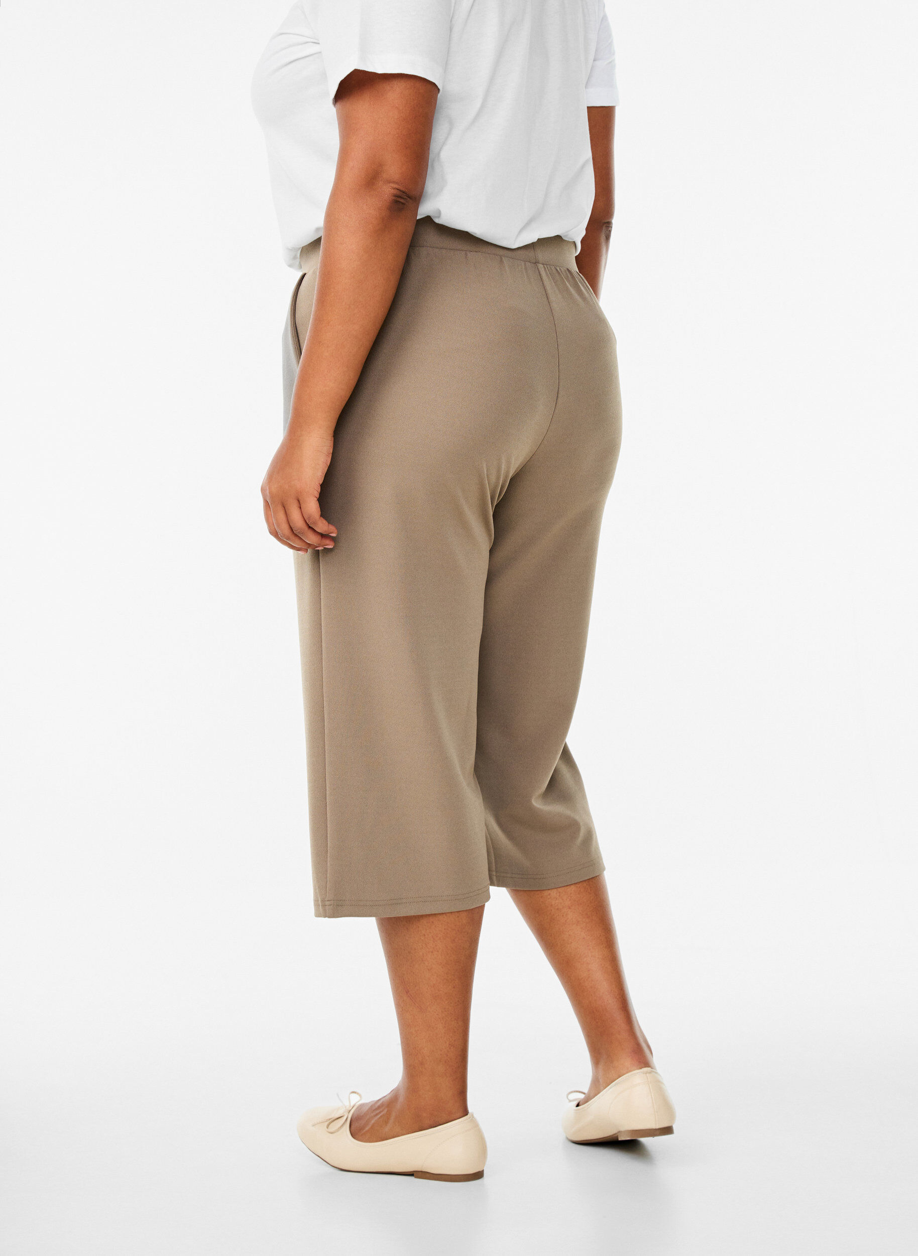 Zizzi Korkeavy&ouml;t&auml;r&ouml;iset polvihousut rennolla istuvuudella, Ruskea, Model image number 1