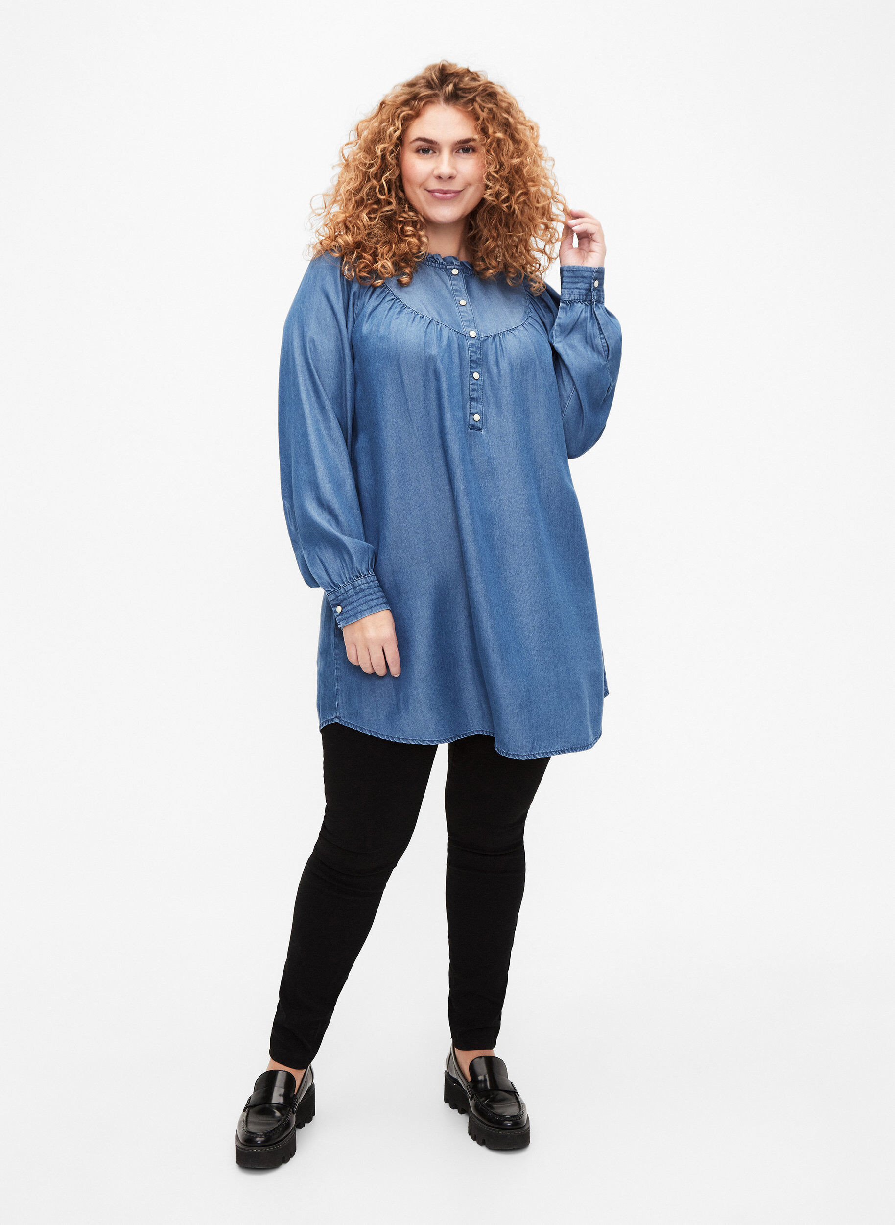 Zizzi Pitk&auml;hihainen tunika TENCEL&trade; lyocellia, Medium Blue denim, Model image number 2