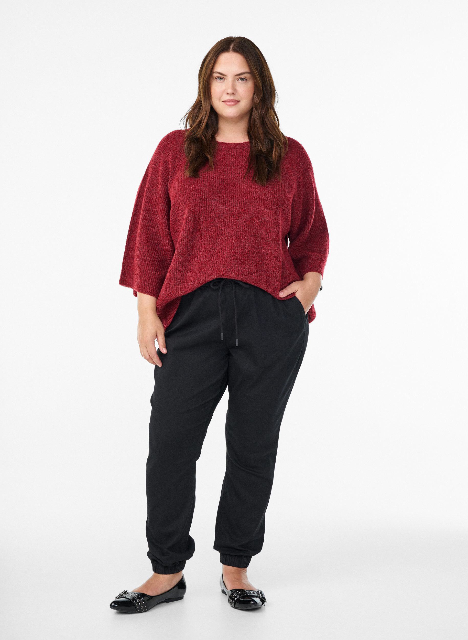 Denimhousut taskuilla, Musta, Model