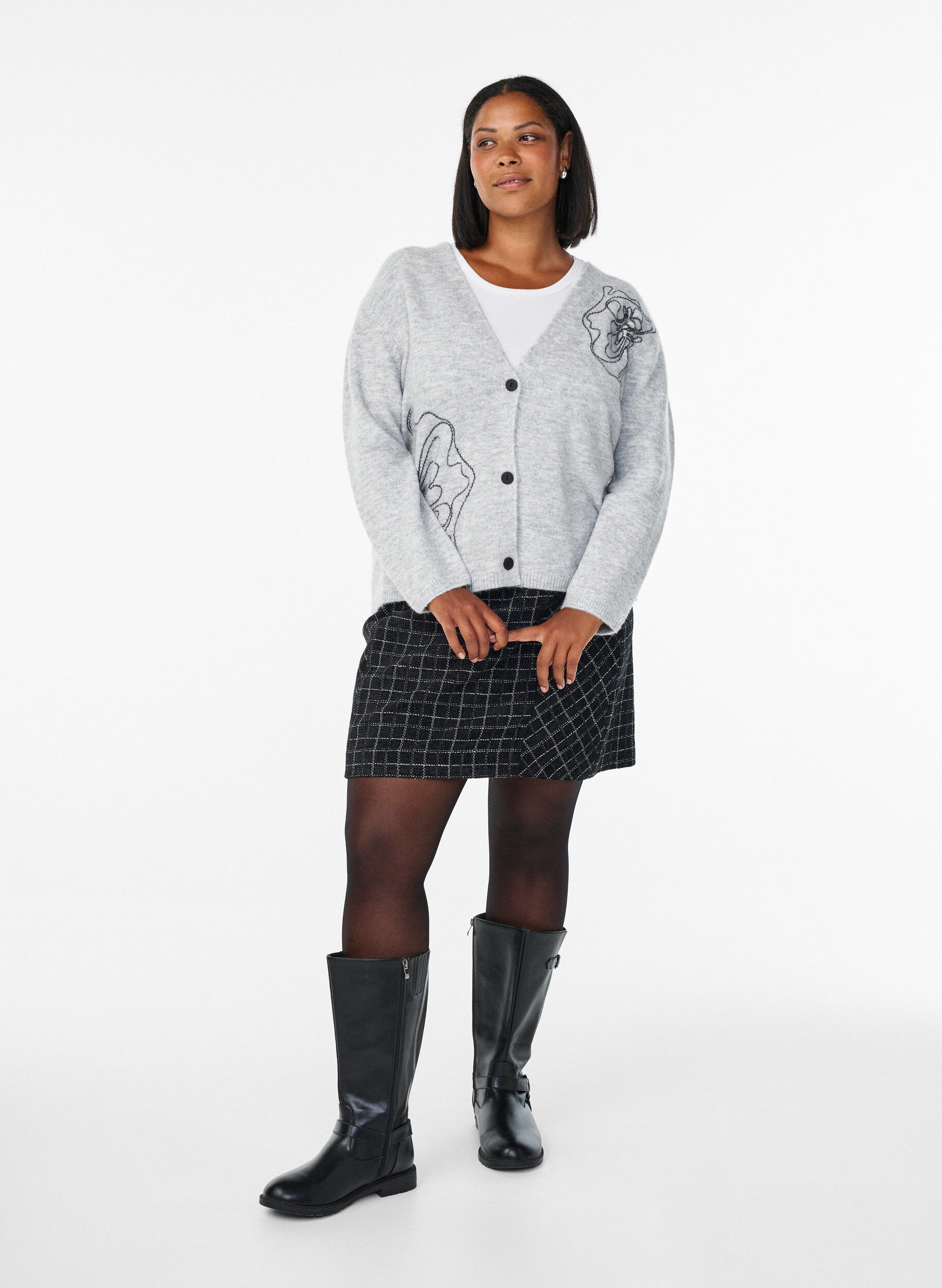 Zizzi Neuletakki V-p&auml;&auml;ntiell&auml; ja kirjailtuilla kukilla, Harmaa, Model image number 1