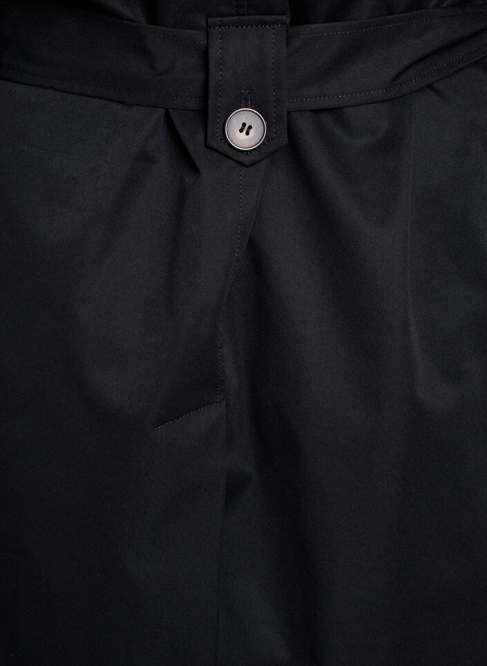 Polviin ulottuva trenssitakki vyöllä, Black, Packshot image number 4