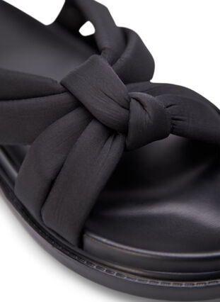 Leveälestinen solmulla koristeltu sandaali, Black, Packshot image number 3
