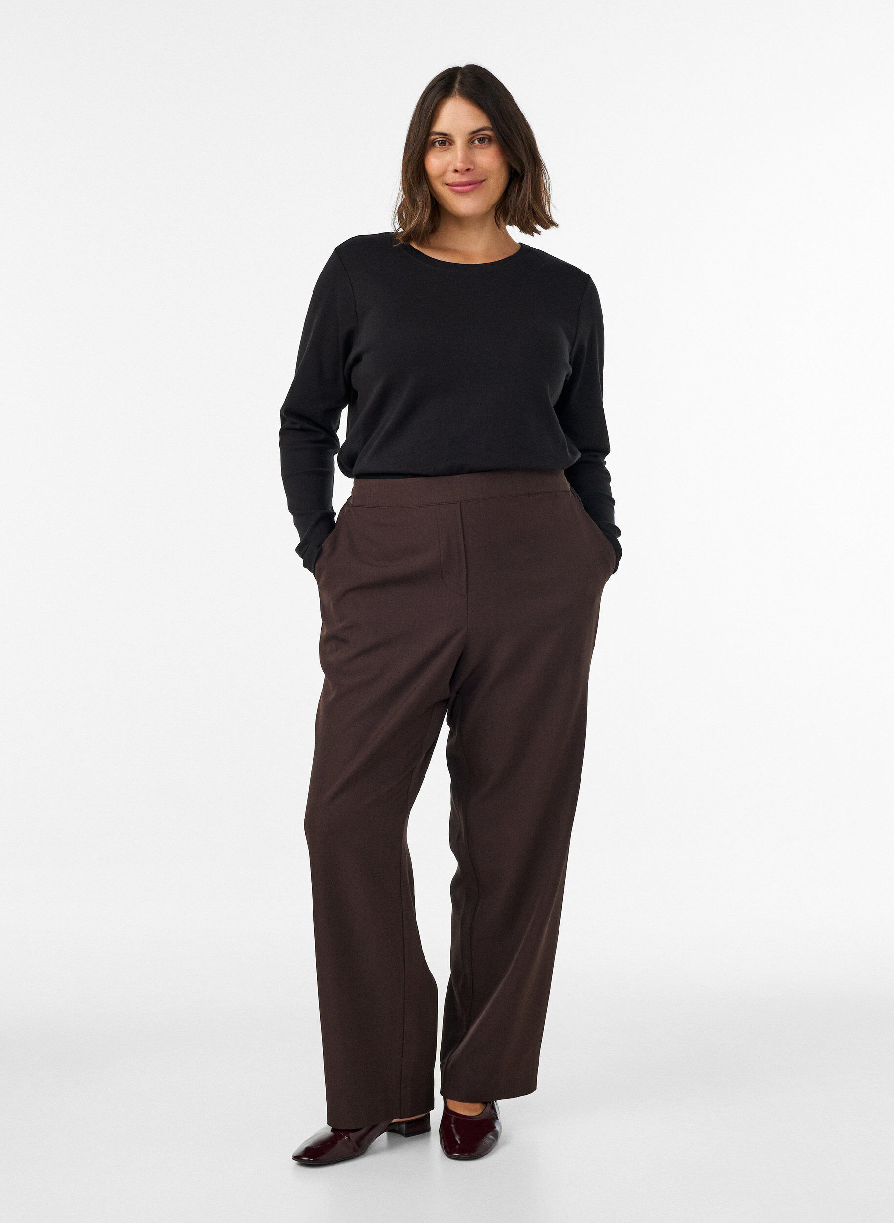 ZizziPitk&auml;hihainen basic-T-paita py&ouml;re&auml;ll&auml; p&auml;&auml;ntiell&auml;, Musta, Model image number 1