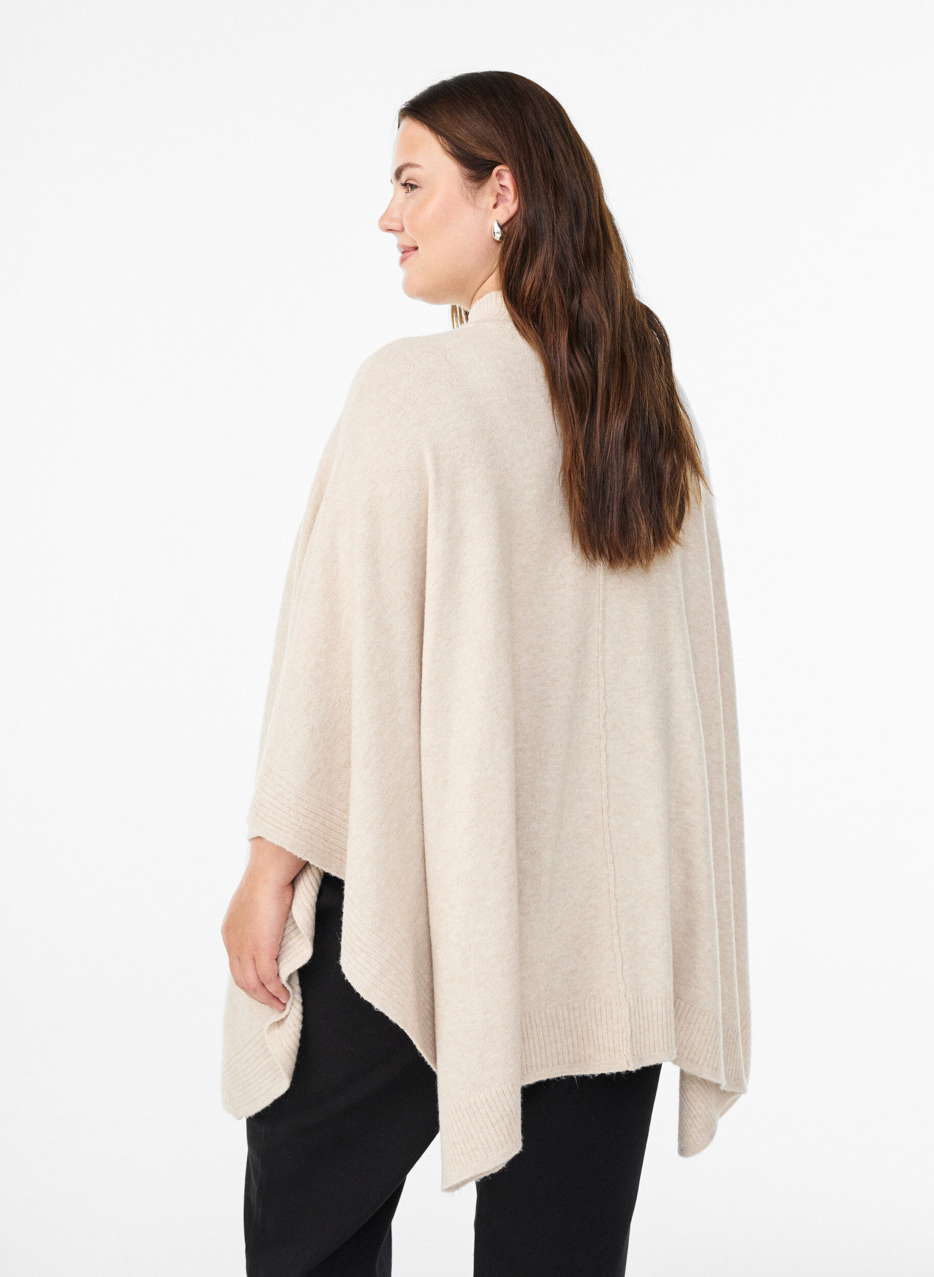 Zizzi Poncho ribatuilla yksityiskohdilla ja py&ouml;re&auml;ll&auml; kauluksella, Beige, Model image number 2